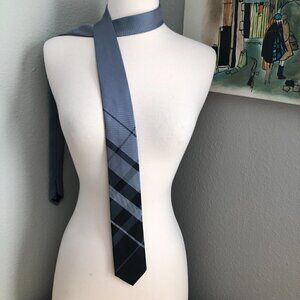 Kenneth Cole Reaction Skinny Necktie - Dark Academia